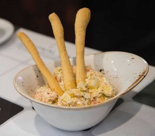 Ensaladilla rusa Ricard Camarena.