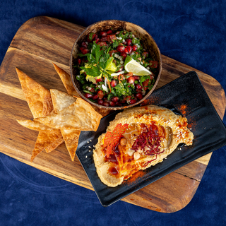 HUMMUS CU SALATA TABBOULEH