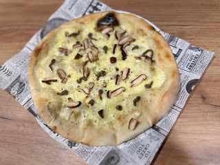 Pizza Tartufo (30 Cm.)