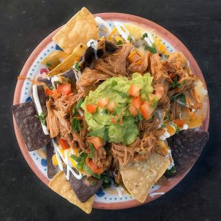 Nachos De Costilla De Cerdo Barbacoa