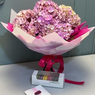BUCHET PERSONALIZAT CU HORTENSII