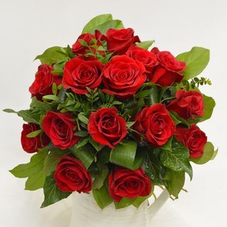 Buchet cadou 15 trandafiri rosii