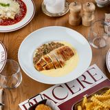 ქათმის სალათი მარაკუიას კრემით