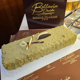 Tronchetto semifreddo al pistacchio