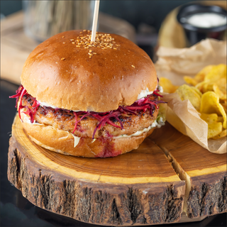 Бургер с нежной семгой