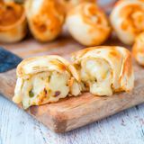 Empanada de Cebolla y Queso