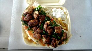 Frigărui libaneze de pui la farfurie