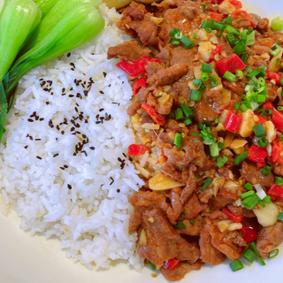 arroz blanco con ternera picante