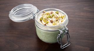 Три молока з фісташкою