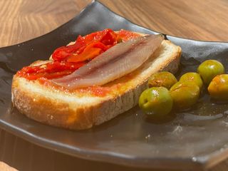 Tapa De Chapata De Sardina En Aceite 