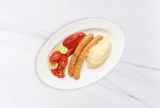 Куриные мини колбаски с пюре из картофеля и домашним кетчупом