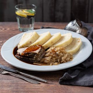 Łopatka wieprzowa po staroczesku