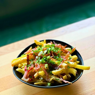 CARTOFI PROASPETI PRAJITI CHEDDAR SI CHIVES (NECONGELATI) 