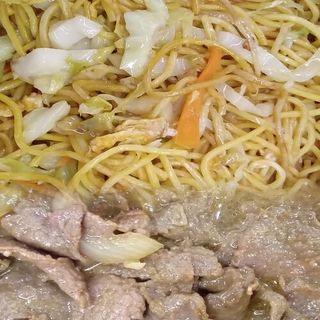 C6 Massa Chao Mian com Vaca à Chef