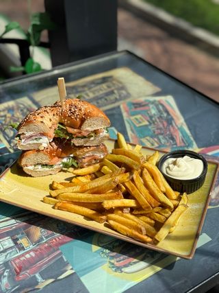 Bagel cu somon (combo)