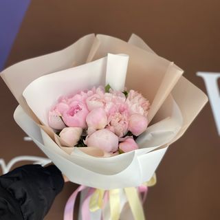 Букет з 11-ти рожевих півоній