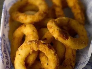 FRIED ONION RINGS \ ЦИБУЛЕВІ КІЛЬЦЯ ФРІ З СОУСОМ (160/40g)
