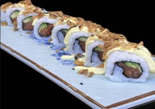 Salmão Com Abacate e Maionese