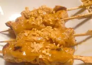 88.Pincho De Pollo Frito Con Saté