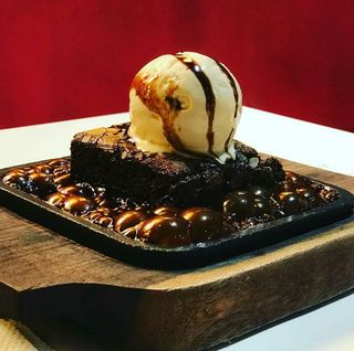 Sizzling Brownie 
