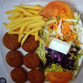 14. Plato Falafel