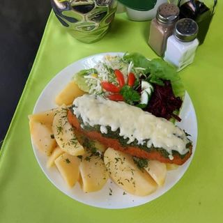 Ryba zapiekana ze szpinakiem i serem