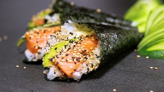 143. Temaki Salmón