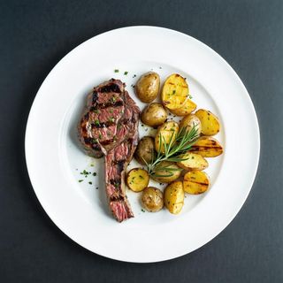 Entrecote ai ferri con patate saltate