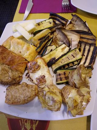 Vegetariano fantasia con verdure fresche