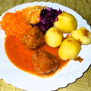 Klopsiki Drobiowe w Sosie Pomidorowym