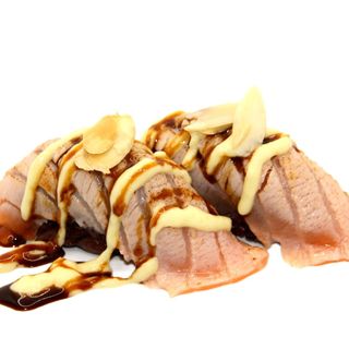 168-Nigiri black salmon flameado