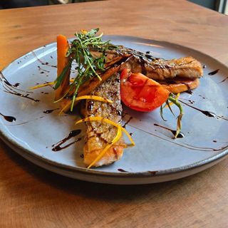 ორაგულის სტეიკი ბატატით