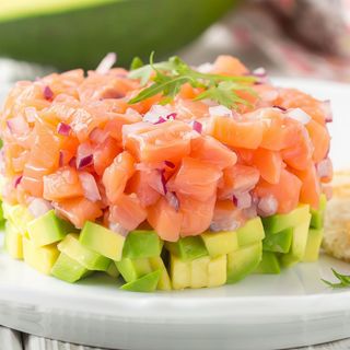 201. Tartare salmone e avocado
