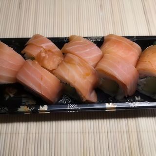 Uramaki salmone affumicato – 8 pezzi