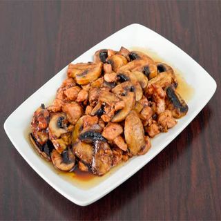 Pollo Con Champiñón