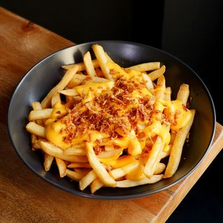 Frytki z serem i cebulką (Nowość)