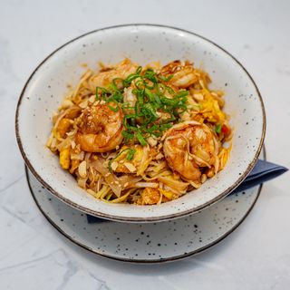 Pad thai prawns