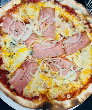 Pizza Emiliana