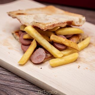 Pizzetta würstel e patatine