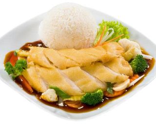 Kurczak panierowany z warzywami w sosie azjatyckim