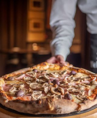 Pizza Capricciosa  700 gr