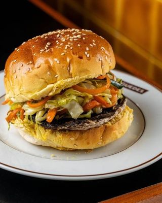Sandes de cogumelo Portobello e Mix de Legumes