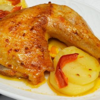 Medio Pollo con Patatas