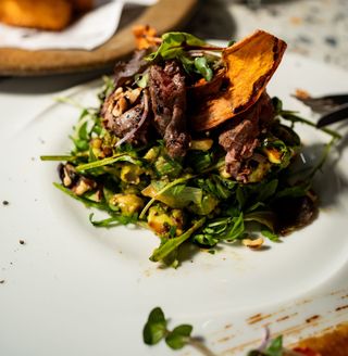 Salată cu vită la grătar