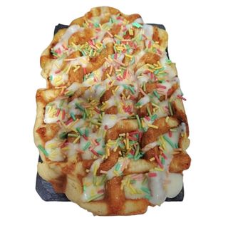 Gofre de Chocolate Blanco con Fideos de Colores 