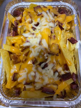 Patatas gratinadas con bacón y queso