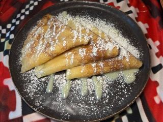 Млинці зі згущеним молоком