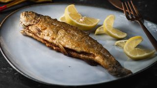 კალმახი ბრინჯი ბოსტნეულით