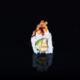 144. Uramaki Pollo Avocado (8 Pzs.)