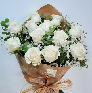 12 Rosas Blancas